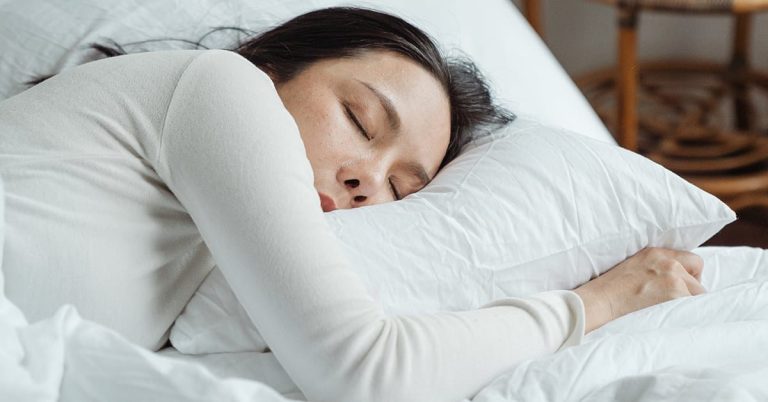 5 Tips Menjaga Kesehatan Tubuh dengan Pola Tidur yang Baik