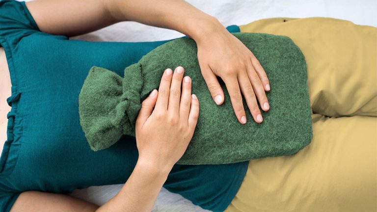 10 Cara Mengatasi Nyeri Haid Secara Natural