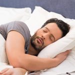 7 Posisi Tidur yang Baik untuk Penderita Masalah Paru-Paru