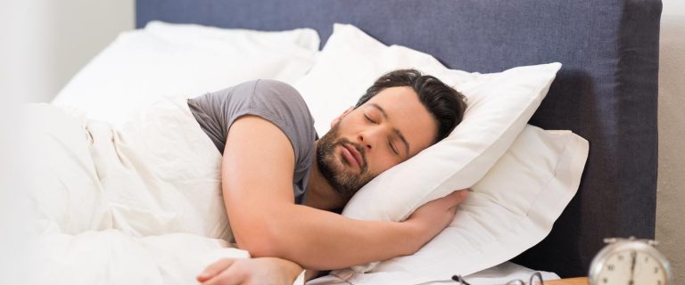 7 Posisi Tidur yang Baik untuk Penderita Masalah Paru-Paru