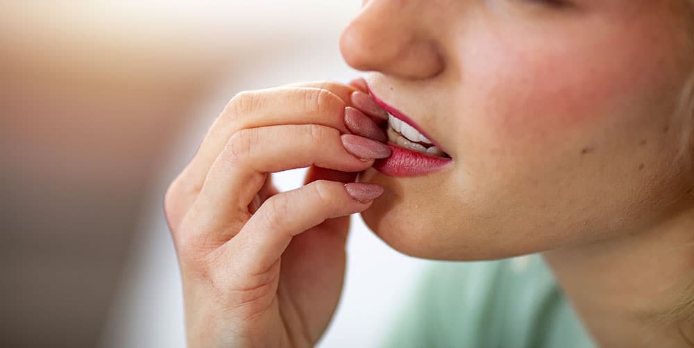 10 Kebiasaan Buruk yang Bisa Merusak Gusi