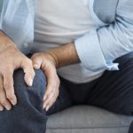 10 Tanda Lutut Kamu Butuh Perhatian Serius