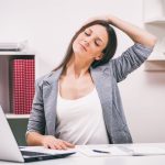 10 Gerakan Leher yang Bisa Kamu Lakukan di Kantor
