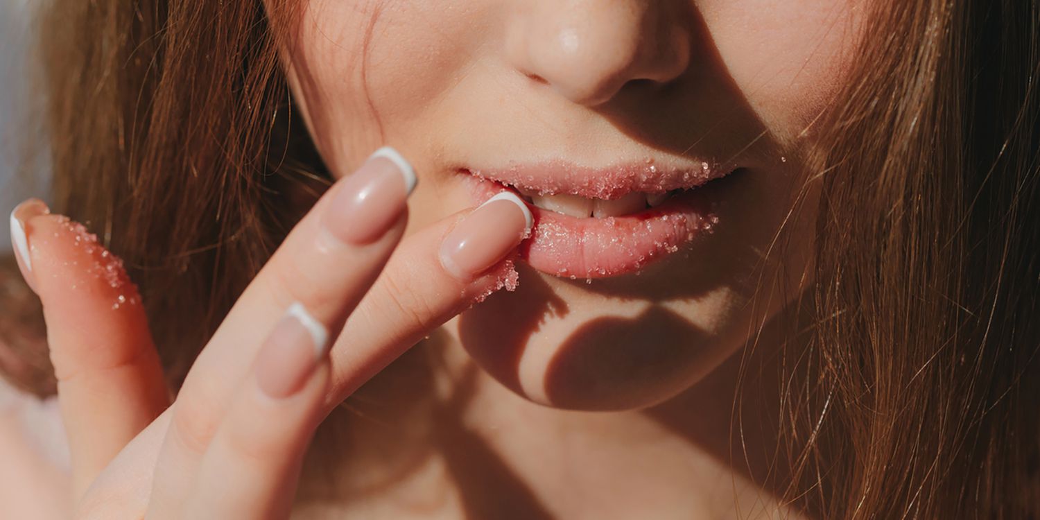 5 Langkah Mudah Eksfoliasi Bibir Tanpa Bikin Iritasi