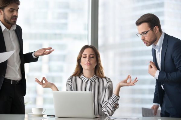 7 Langkah Menjaga Pikiran Tetap Tenang di Tengah Tekanan