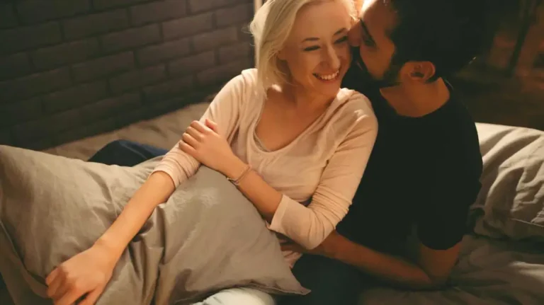 10 Cara Aman Menjalani Hubungan Seksual dengan Pasangan Baru