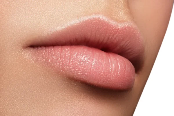 7 Cara Sederhana Mengembalikan Warna Alami Bibir